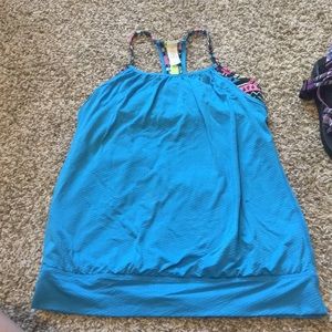ivivva athletic top. fits up to medium adults